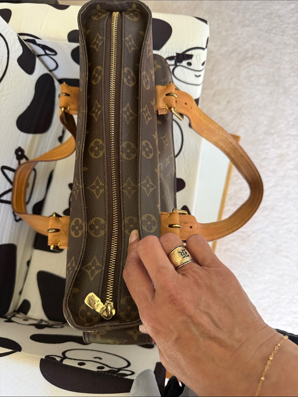 Louis Vuitton Brown Monogram Satchel with Tan Handles Comes W/COA - Picture 10 of 16